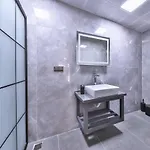 ゲストハウス White House