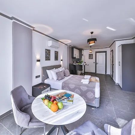 White House 3* Κας