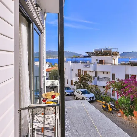 White House 2* Kaş