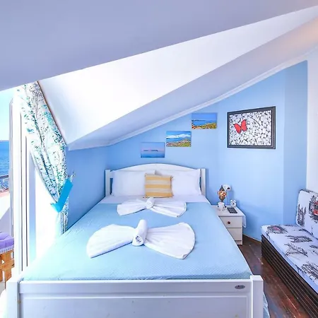 White House 3*