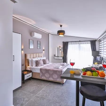 White House 3*